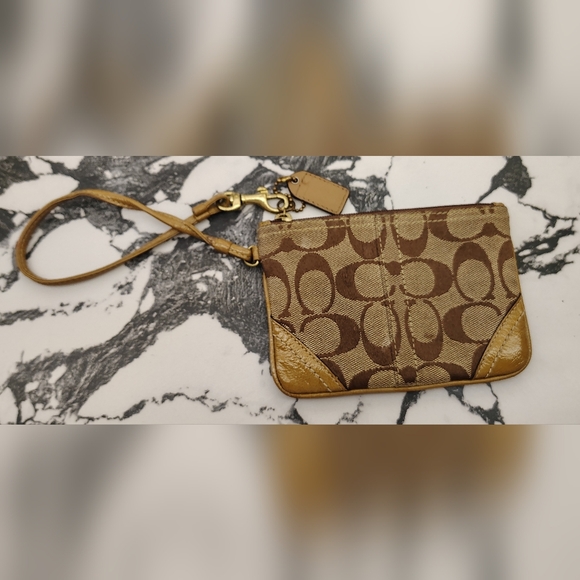 2 Coach Signature Wristlet and Pouch Bag - Picture 4 of 14